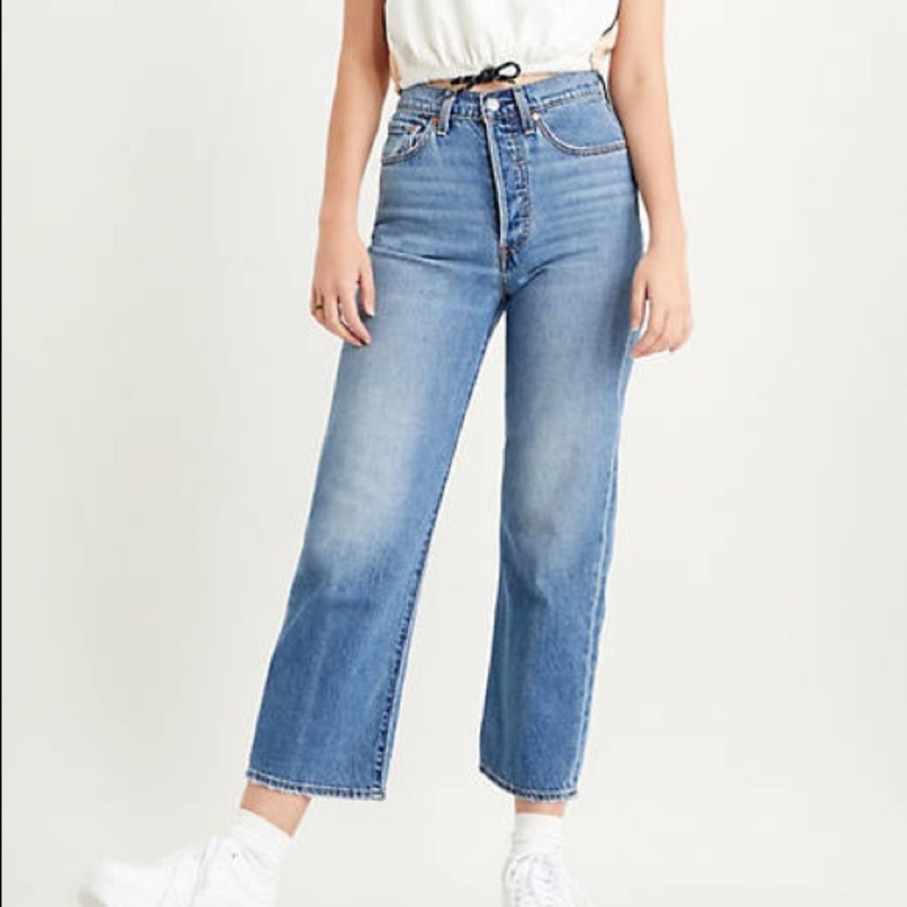 Levi’s Ribcage Straight Ankle Jeans